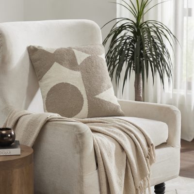 Alternative view of Ferla Indoor Pillow